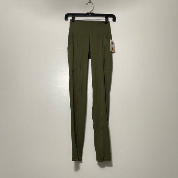 Shadow Sport High-Waist Leggings - Picture 10 of 13